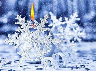 Картинка праздничные снежинки+и+звёздочки свеча лента снежинка