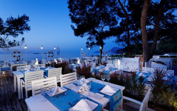 Картинка интерьер кафе +рестораны +отели море терраса столики сервировка