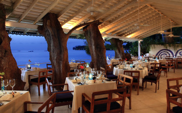 Картинка интерьер кафе +рестораны +отели море веранда столики сервировка