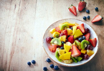 Картинка еда фрукты +ягоды киви клубника черника