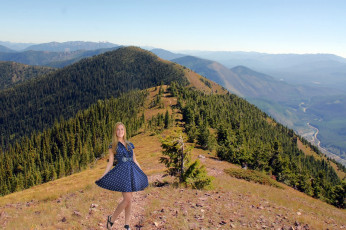 Картинка девушки -+блондинки +светловолосые горы блондинка платье улыбка