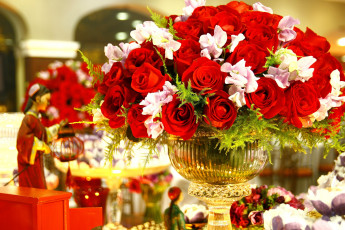 Картинка цветы букеты композиции ваза розы красный