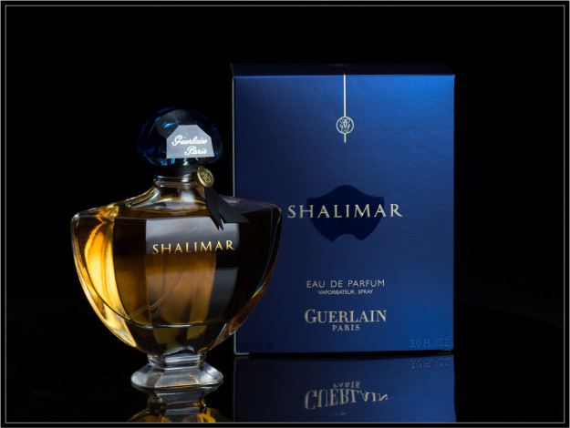 Обои картинки фото бренды, guerlain, флакон, коробка, духи