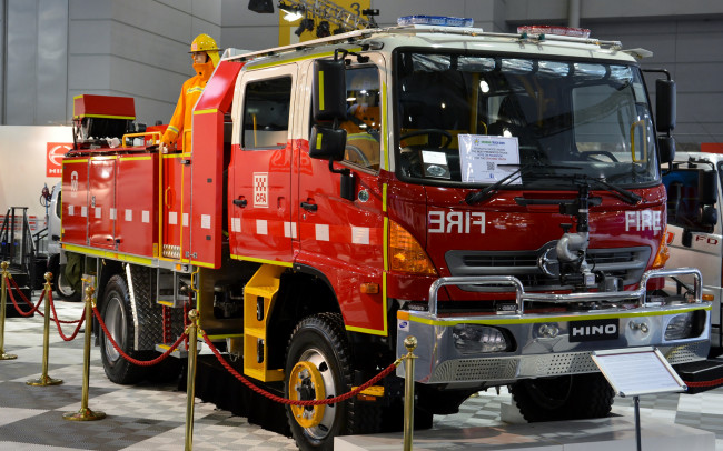 Обои картинки фото hino fire truck, автомобили, пожарные машины, пожарный, автомобиль