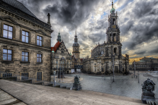 Обои картинки фото dresden, города, дрезден , германия, здания, дома, улицы, площадь, башни, памятник, лестница