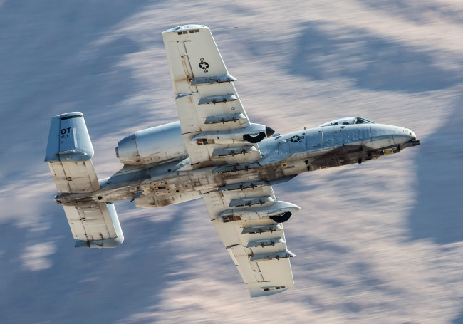 Обои картинки фото fairchild-republic a-10 thunderbolt ii, авиация, боевые самолёты, штурмовик, двухдвигательный, одноместный, ввс, сша