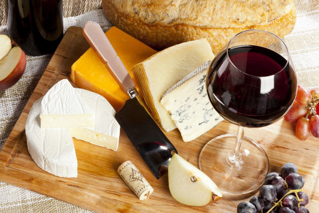 Обои картинки фото еда, разное, груша, виноград, вино, сыр, хлеб