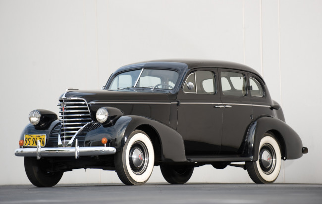 Обои картинки фото oldsmobile series f-4 door touring sedan 1938, автомобили, oldsmobile, touring, door, 1938, f-4, series, sedan