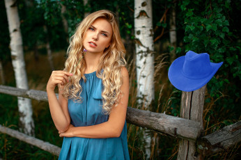 Картинка девушки carla+sonre платье локоны шляпа