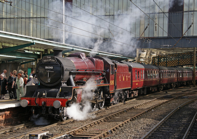 Обои картинки фото техника, паровозы, исторический, паровоз, платформа, вокзал