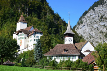 обоя medieval castle швейцария, города, - дворцы,  замки,  крепости, горы, medieval, castle, швейцария, замок