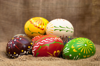 Картинка праздничные пасха яйца крашенки мешковина