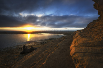 Картинка природа восходы закаты скала скалы солнце горизонт пляж океан