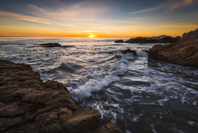 Обои картинки фото природа, восходы, закаты, камни, берег, океан, солнце, горизонт