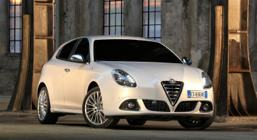 Картинка alfa+romeo+giulietta+sportiva+2014 автомобили alfa+romeo белый помещение