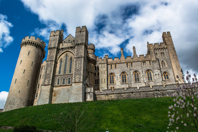 Обои картинки фото arundel castle, города, - дворцы,  замки,  крепости, холм, замок