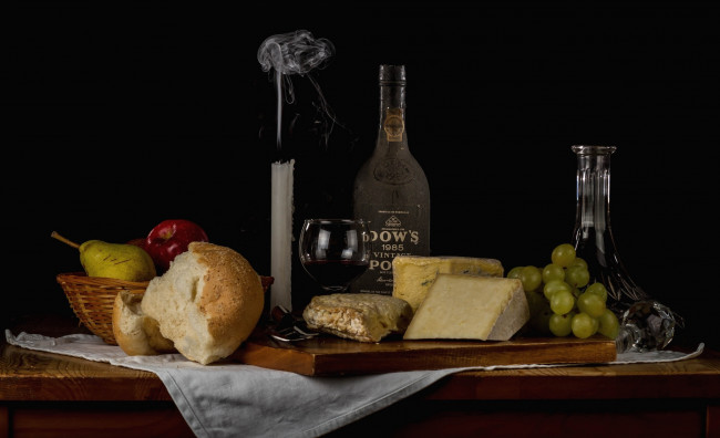 Обои картинки фото еда, натюрморт, свеча, хлеб, фрукты, сыр, виноград, алкоголь