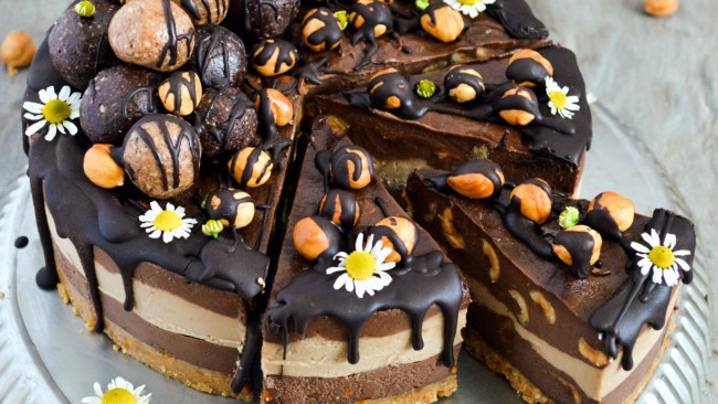 Обои картинки фото еда, торты, ромашки, шоколад, орехи, торт