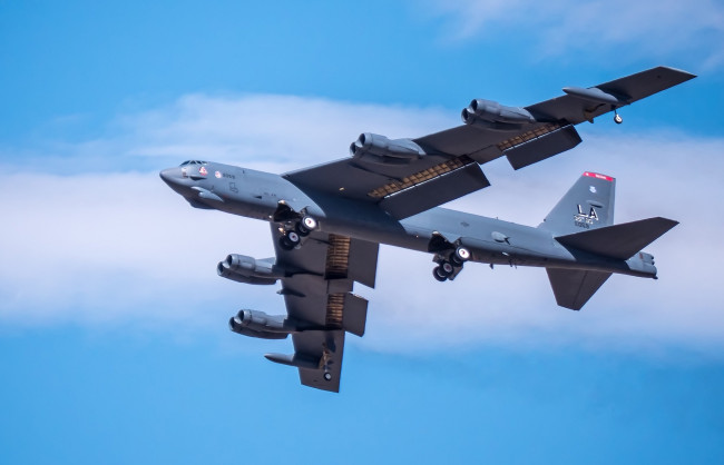 Обои картинки фото b-52h, авиация, боевые самолёты, ввс