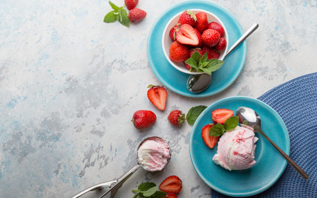 Обои картинки фото еда, мороженое,  десерты, ягоды, клубника, десерт