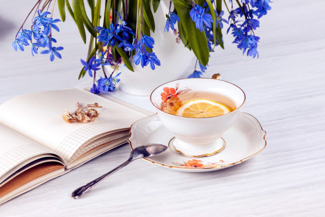Обои картинки фото еда, напитки,  чай, тетрадь, чай, цветы