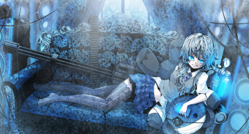 Картинка аниме weapon blood technology баллон гатлинг диван девушка пулемет