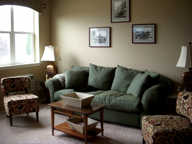 Обои картинки фото интерьер, гостиная, кресла, лампы, диван, столик, фото