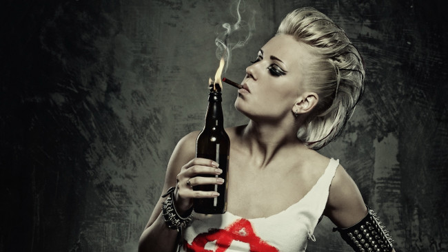 Обои картинки фото -Unsort Креатив, девушки, unsort, креатив, сигарета, бутылка