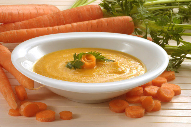 Обои картинки фото еда, первые, блюда, суп-пюре, морковь, тарелка