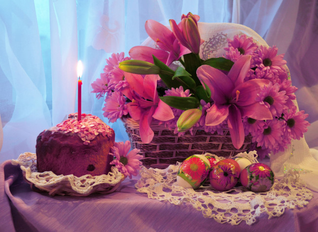 Обои картинки фото праздничные, пасха, корзина, кулич, свеча, яйца, цветы