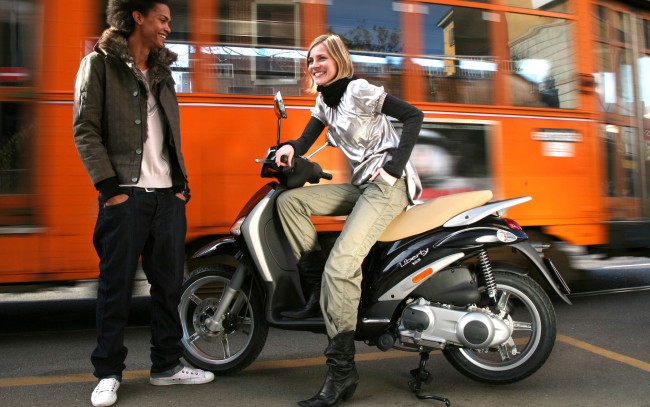 Обои картинки фото мотоциклы, мото, девушкой, мотоцикл, девушка