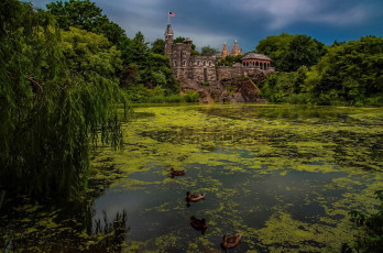 обоя belvedere castle in central park in manhattan new york city, города, нью-йорк , сша, пруд, парк, замок