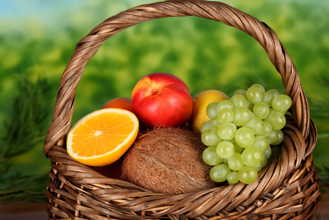 Обои картинки фото еда, фрукты, ягоды, виноград, лимон, персик, апельсин, кокос, корзина