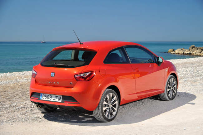 Обои картинки фото автомобили, seat, ibiza, sc, fr, 2015г, красный