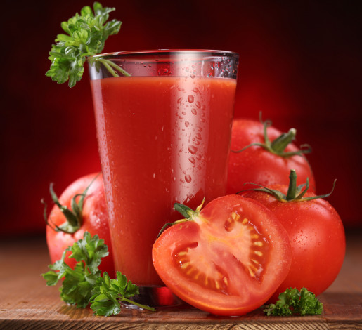 Обои картинки фото еда, напитки, сок, помидоры, стакан, томатный
