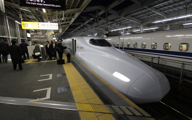 Обои картинки фото japan, high, speed, train, техника, поезда, перрон, поезд, вокзал