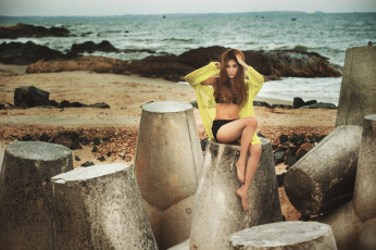 Картинка девушки rainy+duong накидка пляж