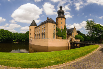 Картинка moated+castle+gemen города замки+германии замок парк пруд