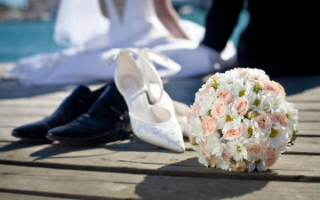 Картинка цветы букеты +композиции shoes groom bride roses flowers bouquet wedding букет свадьба