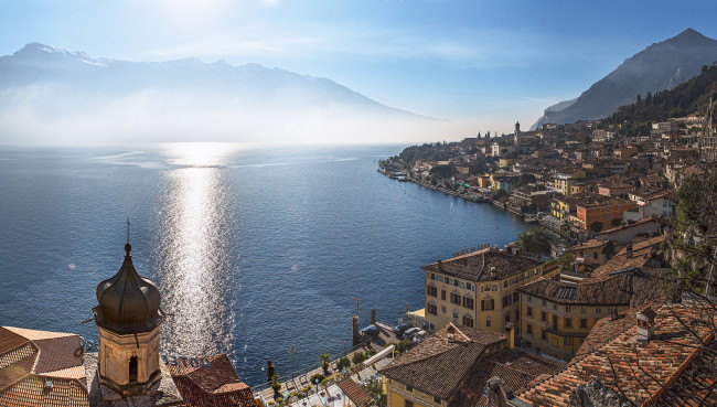 Обои картинки фото города, - пейзажи, lombardy, озеро, панорама, гарда, италия, ломбардия, дома, горы, здания, лимоне-суль-гарда, lago, di, garda, lake, limone, sul, italy