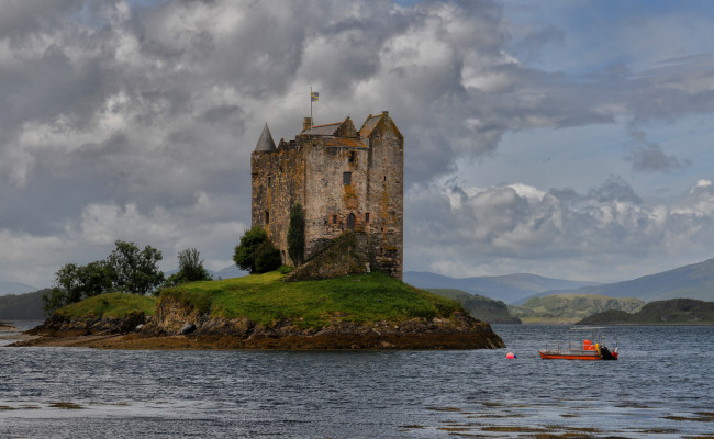 Обои картинки фото castle stalker, города, - дворцы,  замки,  крепости, река, остров, замок