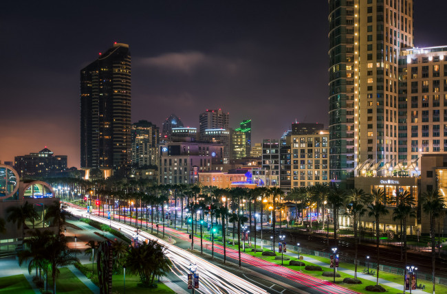 Обои картинки фото downtown san diego, города, сан-диего , сша, улица, ночь, здания, огни