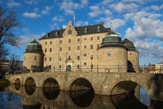 Обои картинки фото 214, rebro castle,  sweden, города, замки швеции, река, мост, замок