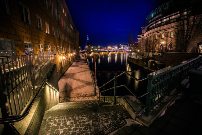 Обои картинки фото города, стокгольм , швеция, мостик, река, вечер