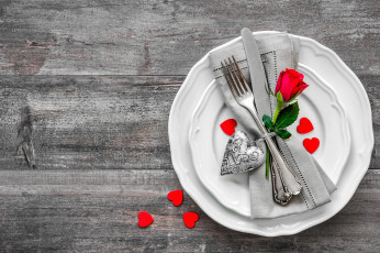 Картинка разное посуда +столовые+приборы +кухонная+утварь тарелки сердечки приборы роза