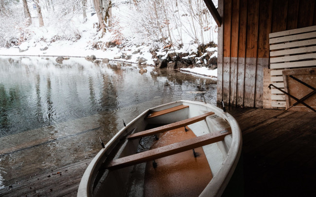 Обои картинки фото корабли, лодки,  шлюпки, сарай, лодка, зима, снег
