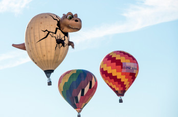 обоя авиация, воздушные шары, шары, небо, спорт, динозаврик
