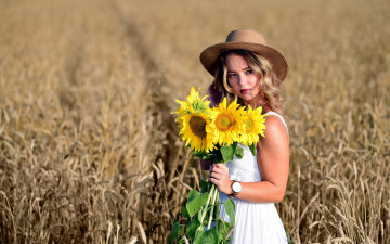 Картинка девушки -+блондинки +светловолосые поле блондинка букет шляпа подсолнухи
