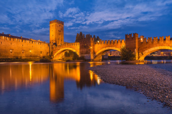 Картинка castelvecchio+e+l& 180 adige +verona +veneto города верона+ италия мост река