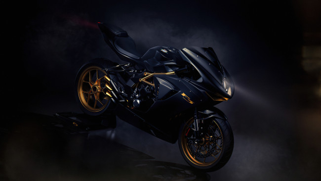 Обои картинки фото мотоциклы, mv agusta, bike, sportbike, dark, background, augusta, mv, f3, 800